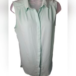 Forever 21 Mint Green Button Down Flowy Sleeveless Blouse. Sz M
